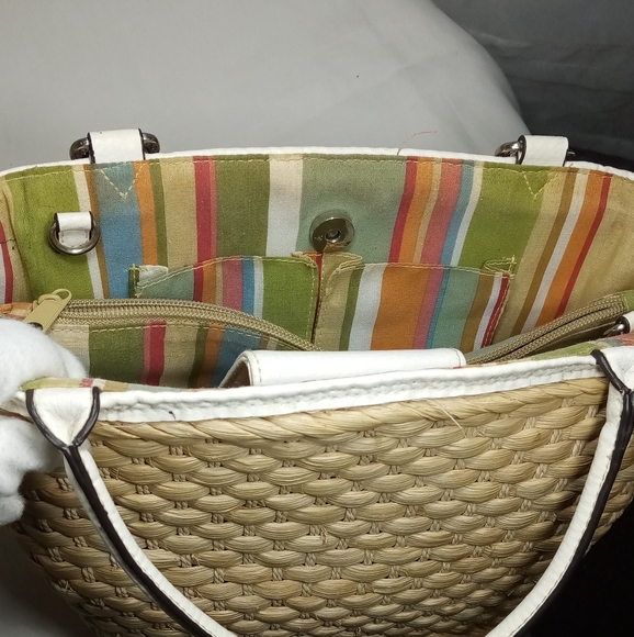 Tan Wicker Flower Hand Bag Bucket Bag - Picture 3 of 11